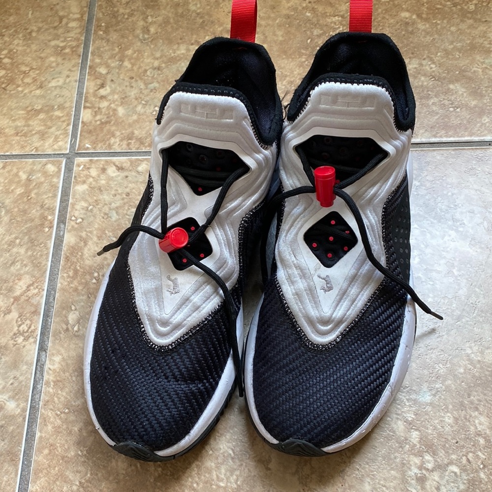 Nike men Size 8 runs a little small